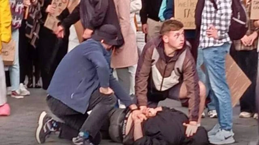 Затримання 32-річного чоловіка з ножем під час мітингу у Львові 27 липня
