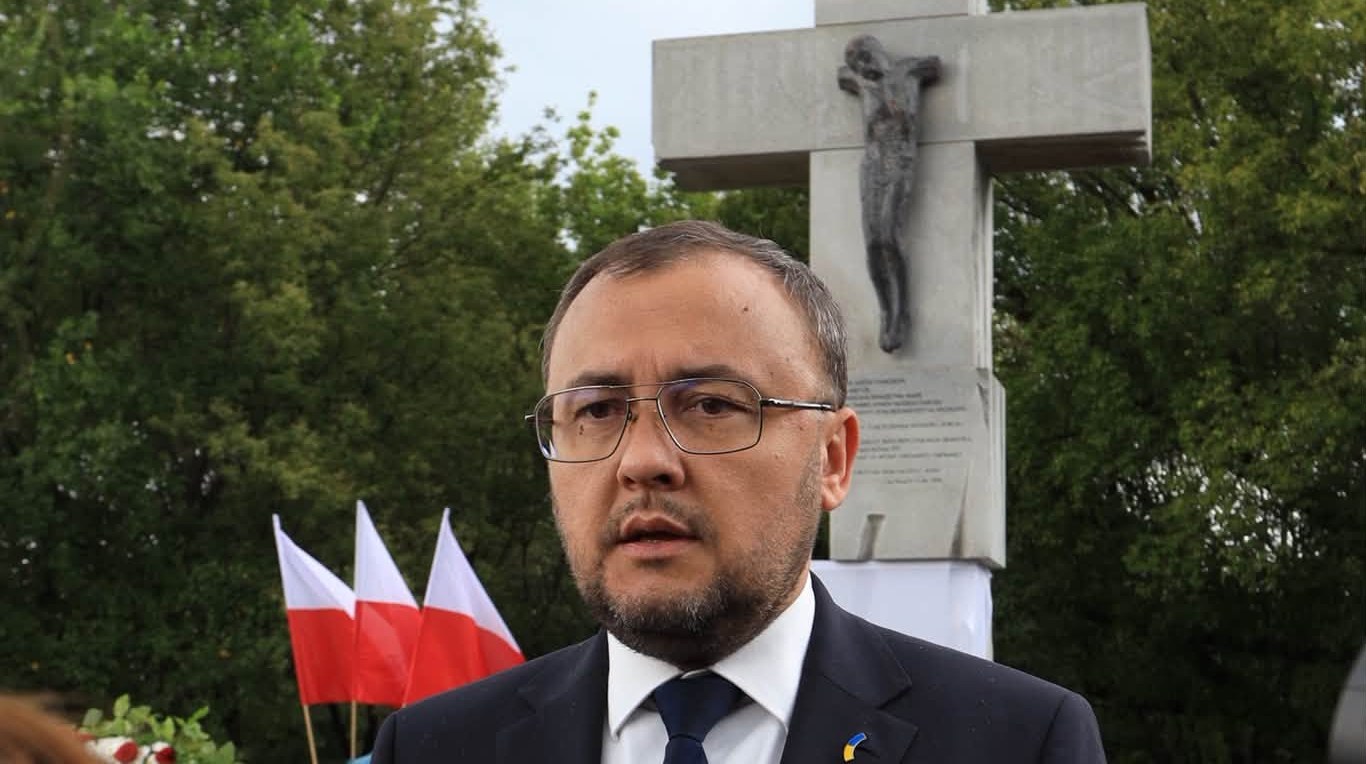 Пам'ятник жертвам Волинської трагедії у Волинському сквері у Варшаві, 11 липня 2026 року
