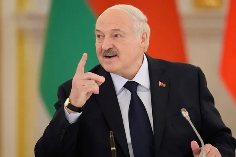 Джон Коул під час однієї зі зустрічей з Олександром Лукашенком у Мінську