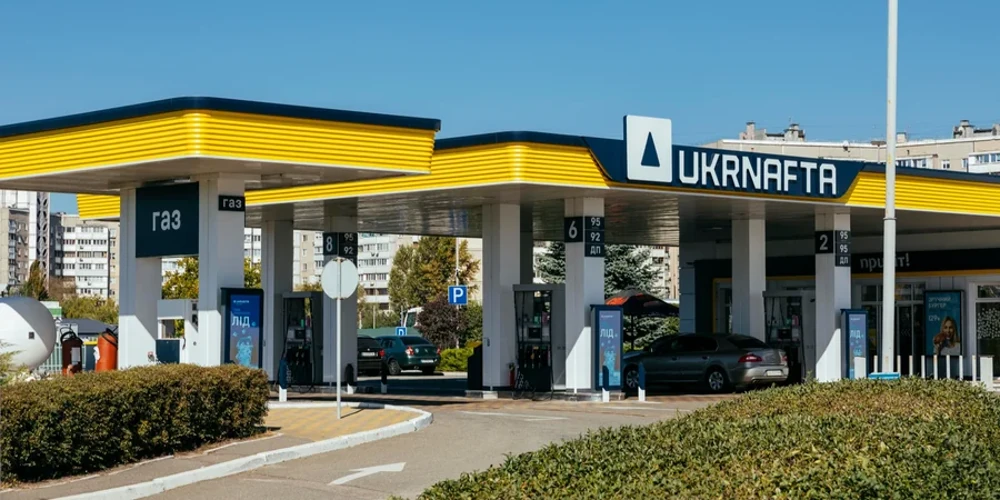 Паливний пістолет на АЗС Укрнафта