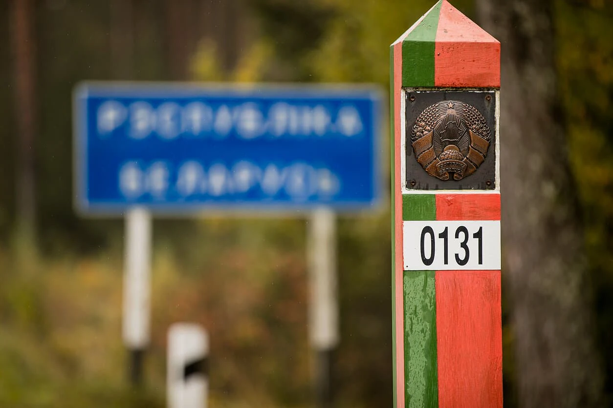 Поранений литовський прикордонник та мігранти на кордоні Литви з Білоруссю