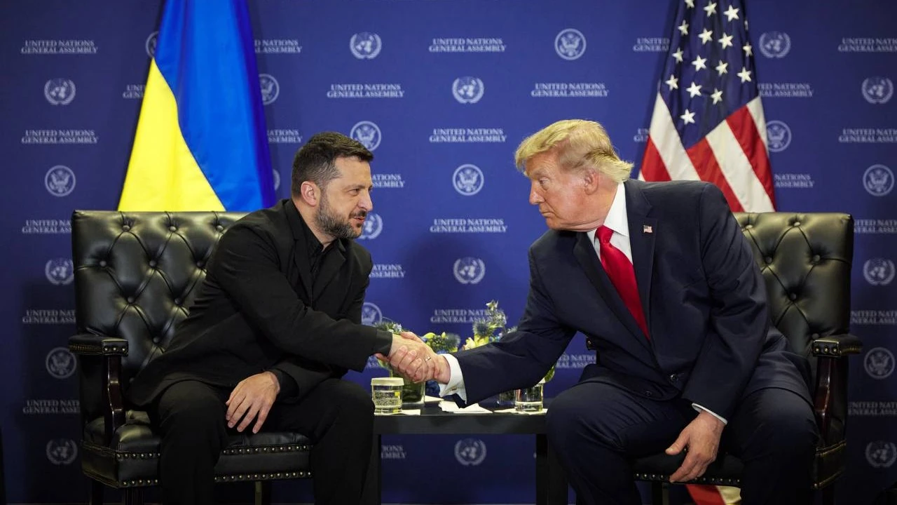 Трамп заявив, що попросив Зеленського пригальмувати удари по НПЗ РФ