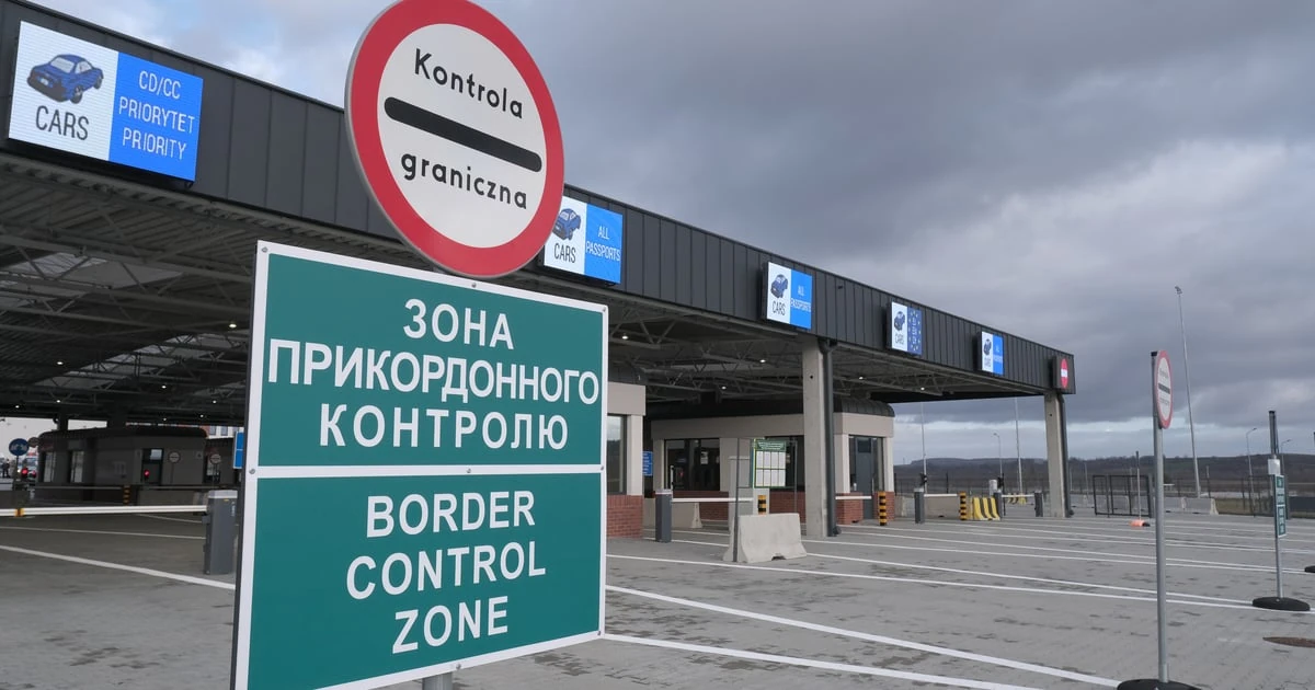 Наслідки російської атаки поблизу станції Ягодин на Волині