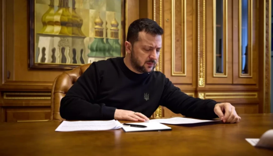 Зеленський підписав рішення про 90 днів воєнного стану та мобілізації