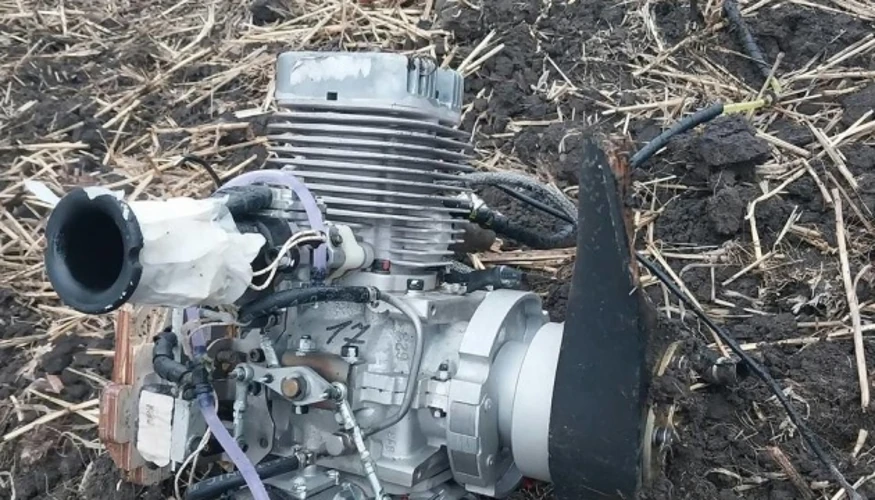 Поле за межами села Нові Кодряни у Дондюшанському районі Молдови, де впав безпілотник